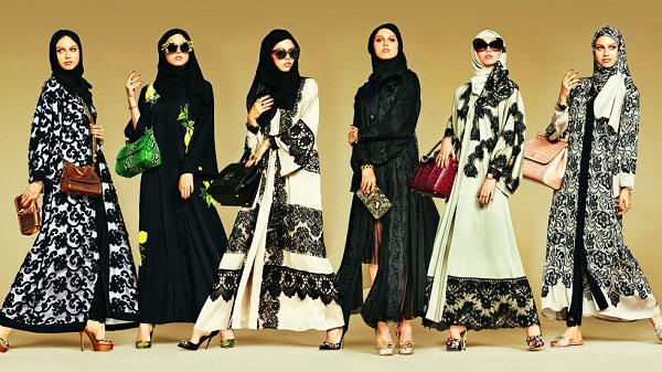 Zdroj obr. https://www.turkeyhomes.com/blog/post/islamic-chic-and-the-istanbul-fashion-scene